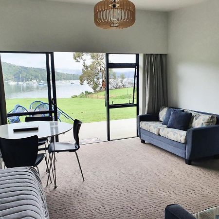 Bay Vista Waterfront Motel Picton Extérieur photo