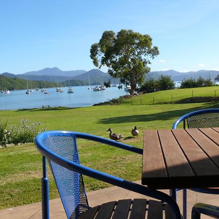 Bay Vista Waterfront Motel Picton Extérieur photo