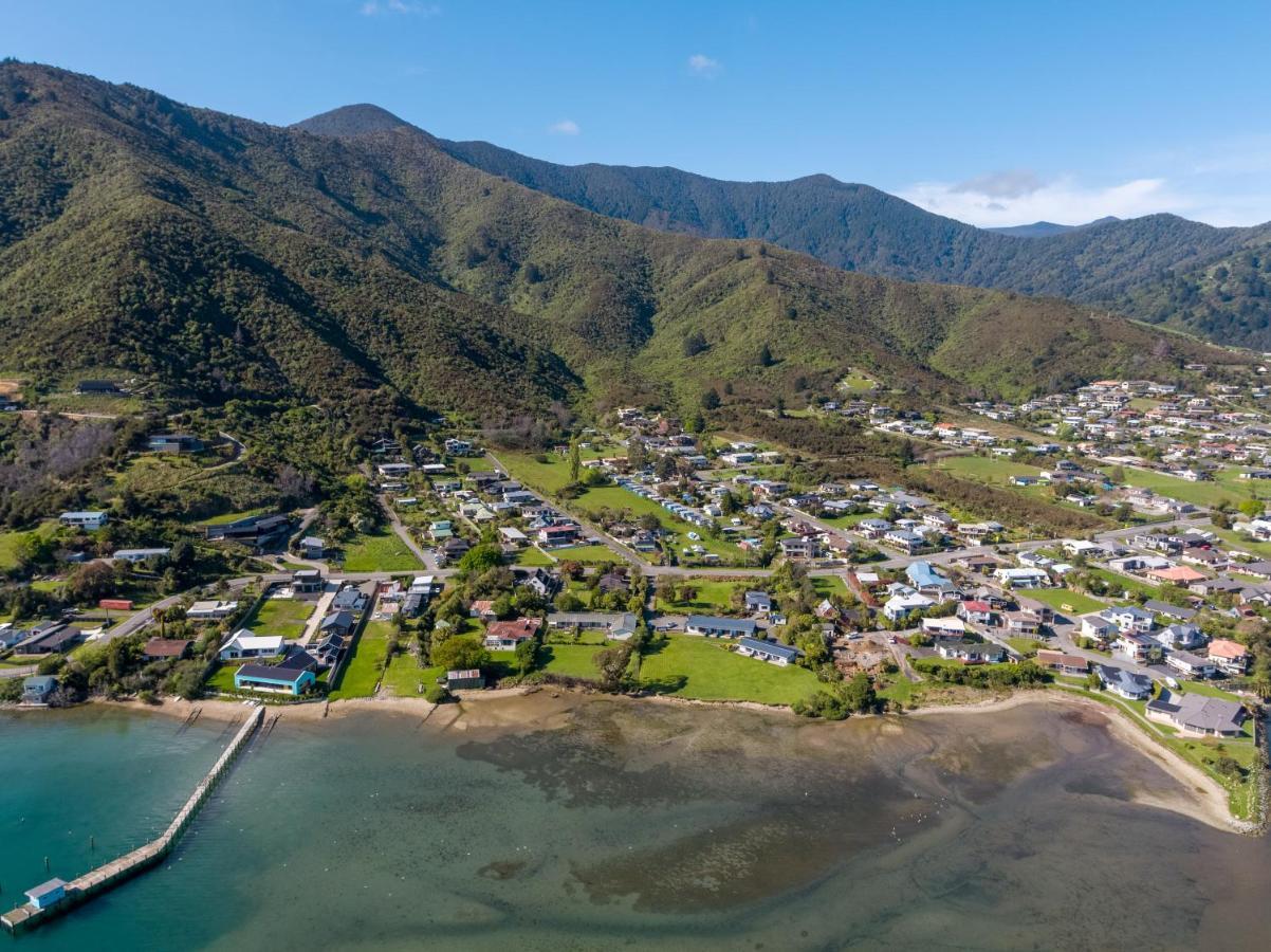 Bay Vista Waterfront Motel Picton Extérieur photo