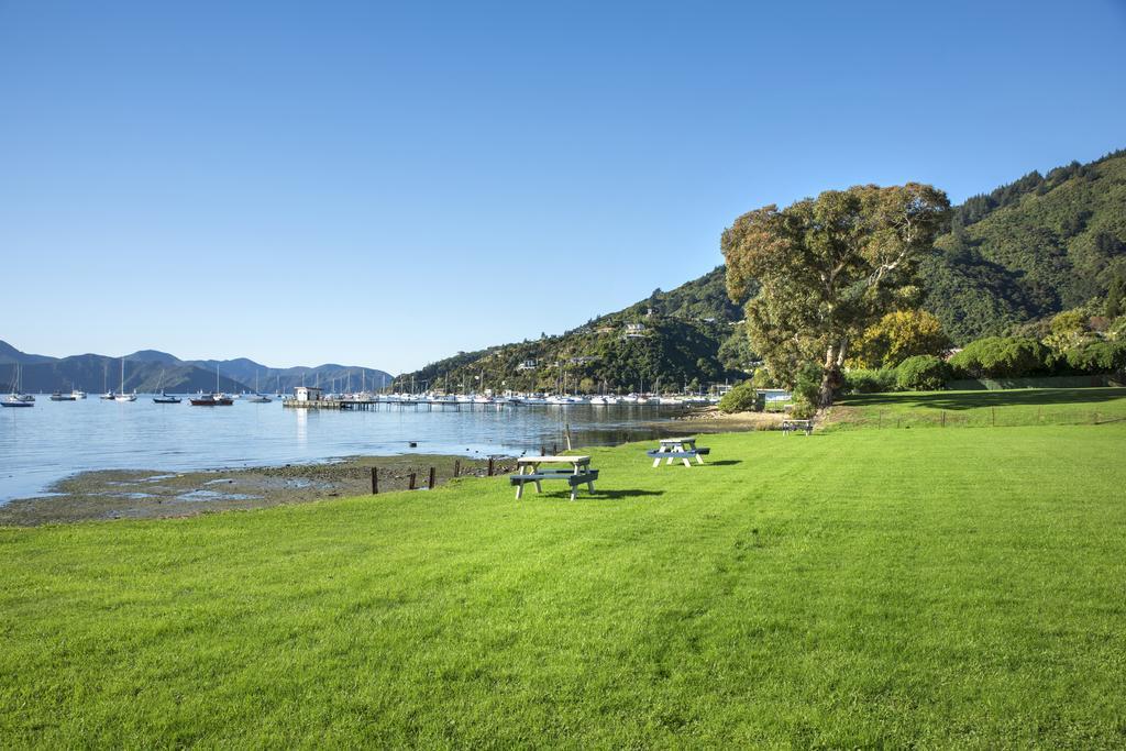 Bay Vista Waterfront Motel Picton Extérieur photo
